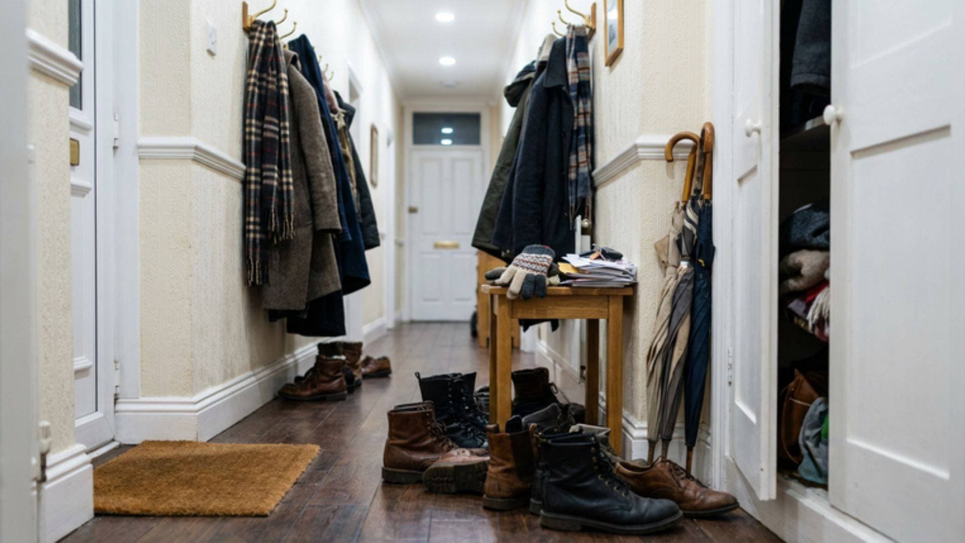 The winter clutter you must clear before you sell
